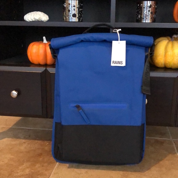 RAINS Roll Top Backpack 🎒 - Picture 4 of 10